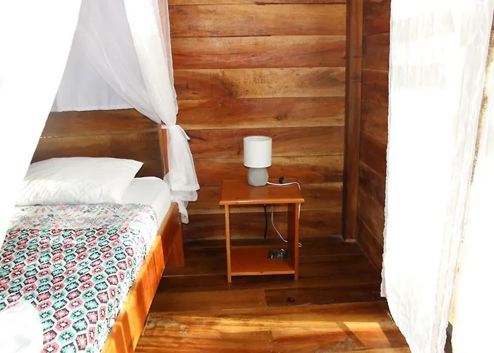 Surf Treehouse 2 Sámara